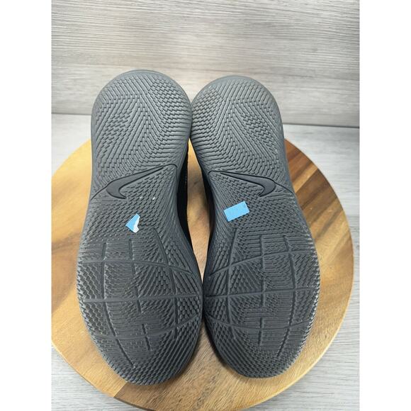 Nike DA1332-004 Tiempo Legend Black Training Indoor Soccer Shoes Boy's 5.5Y - Picture 7 of 9